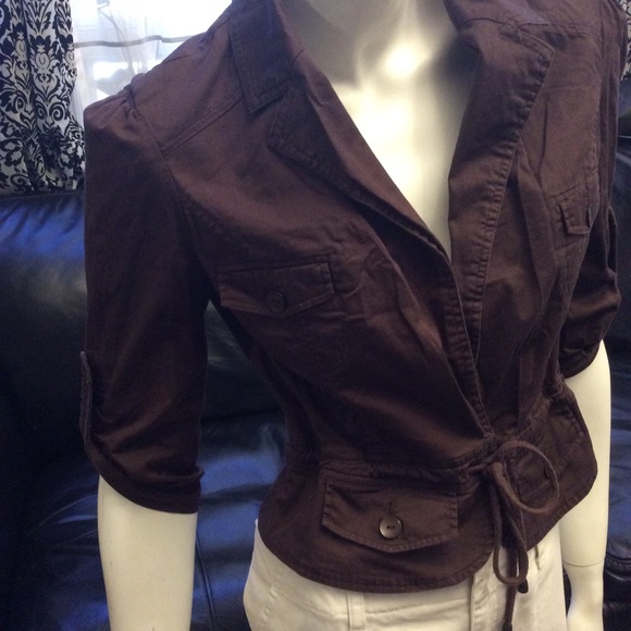 Brown Le Chateaux cropped cotton 1/2 sleeve jacket - Picture 2 of 13